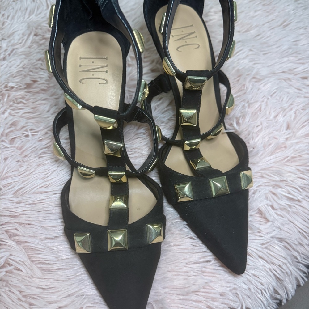 INC International Concepts Black and Gold Heeled Shoes